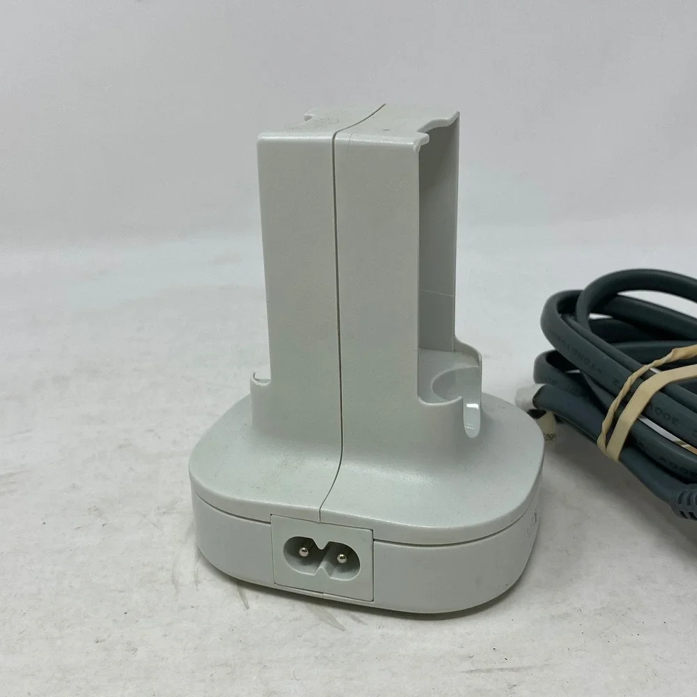 Microsoft Xbox 360 Quick Charge Kit White Battery Charger Dock with AC Cord